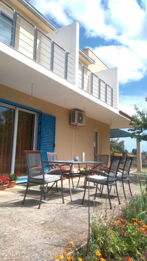 Unesic Holiday Home Anita מראה חיצוני תמונה