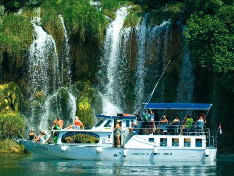Unesic Holiday Home Anita מראה חיצוני תמונה
